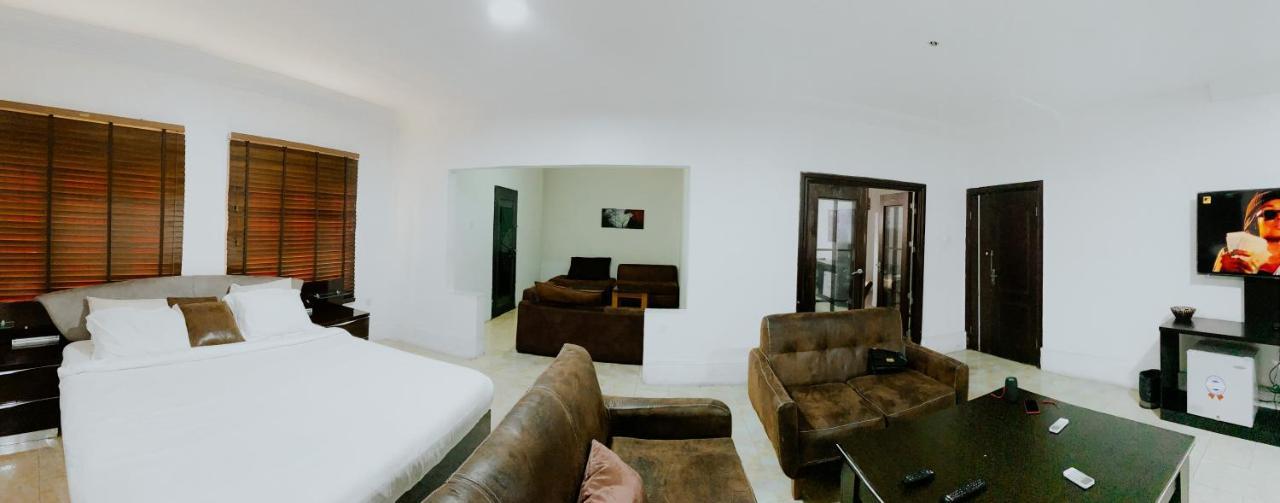 Taverna Lounge & Boutique Hotel Port Harcourt Exteriör bild