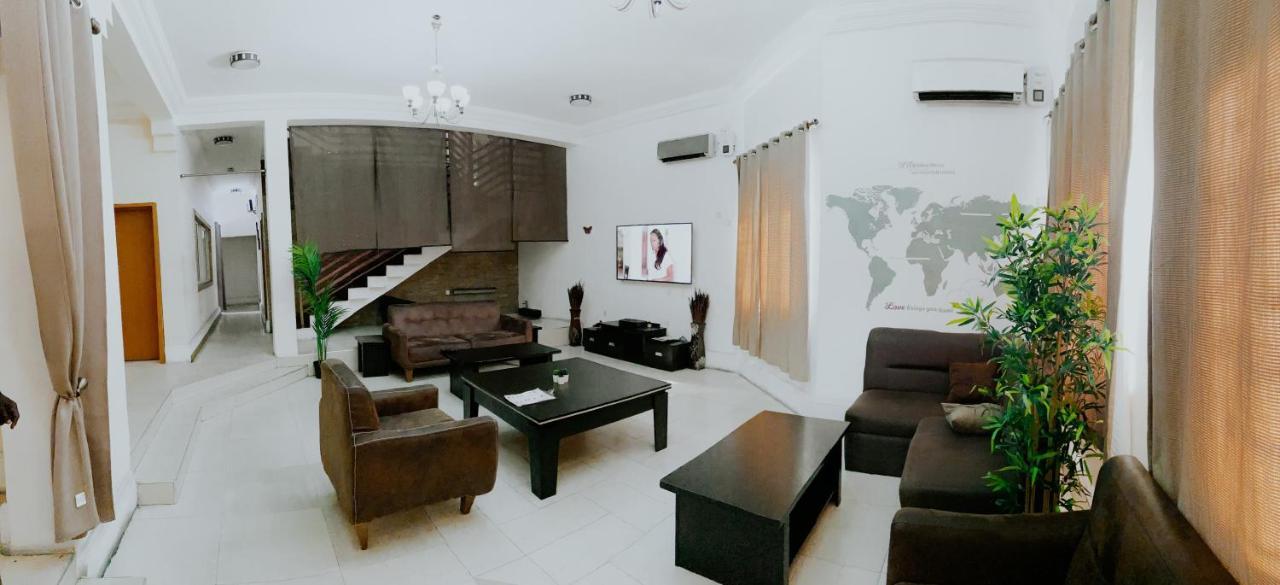 Taverna Lounge & Boutique Hotel Port Harcourt Exteriör bild
