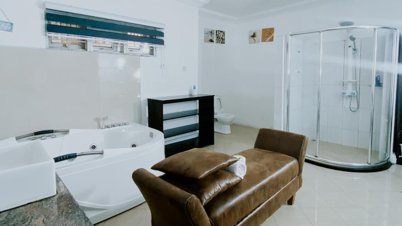 Taverna Lounge & Boutique Hotel Port Harcourt Exteriör bild