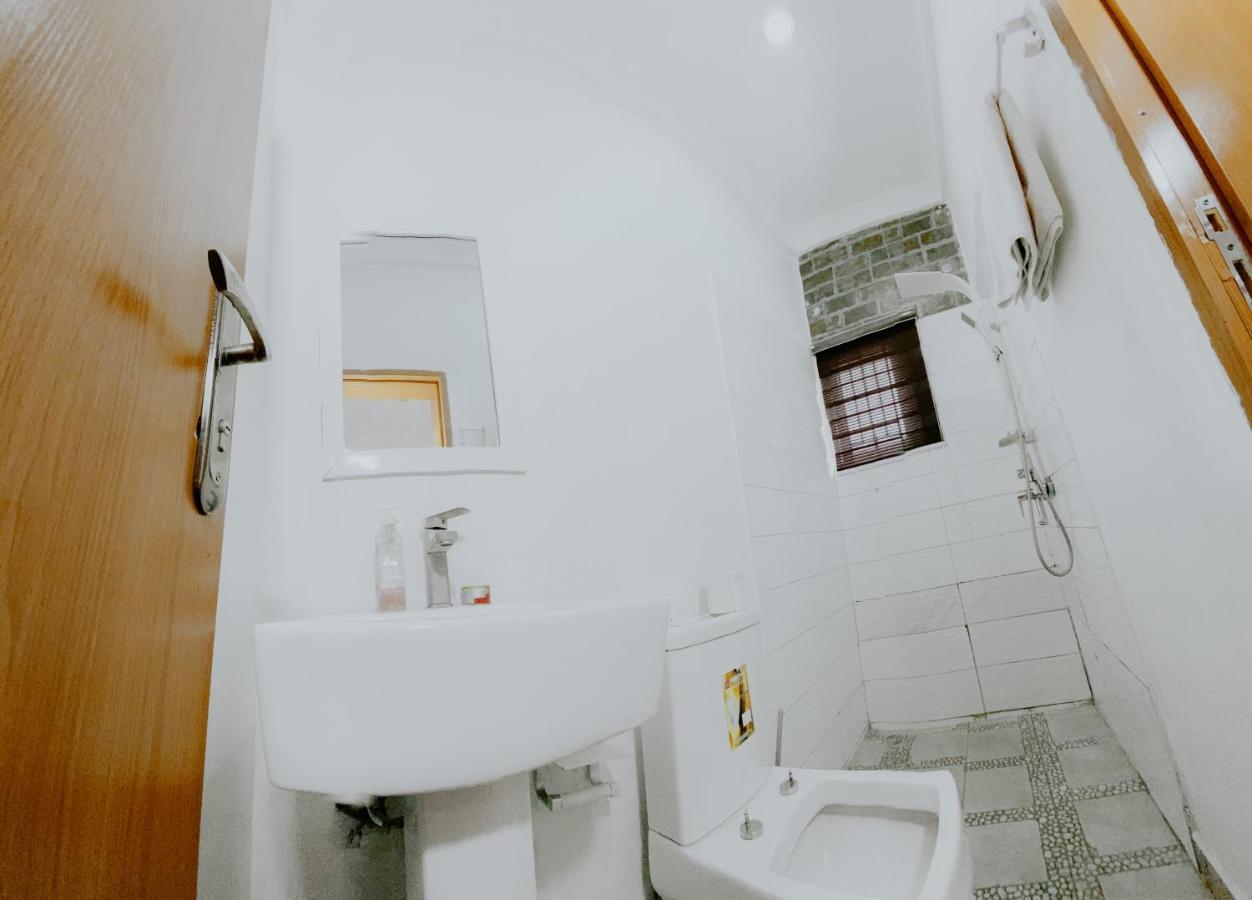 Taverna Lounge & Boutique Hotel Port Harcourt Exteriör bild