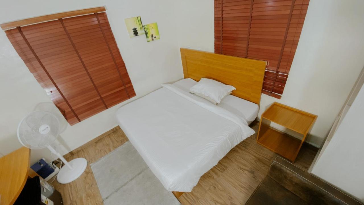 Taverna Lounge & Boutique Hotel Port Harcourt Exteriör bild