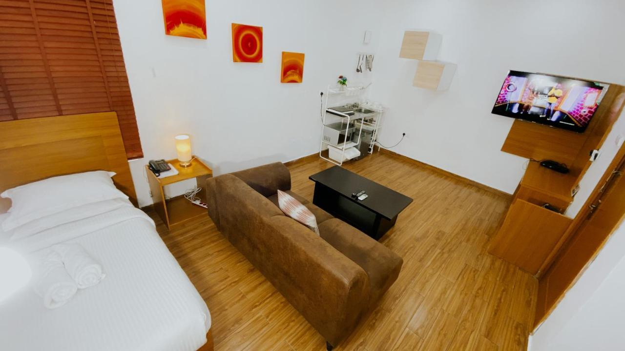 Taverna Lounge & Boutique Hotel Port Harcourt Exteriör bild