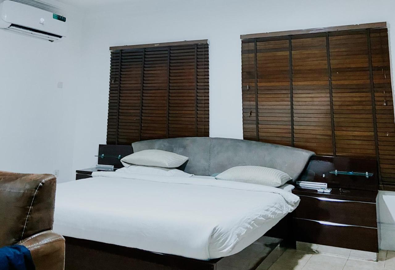 Taverna Lounge & Boutique Hotel Port Harcourt Exteriör bild