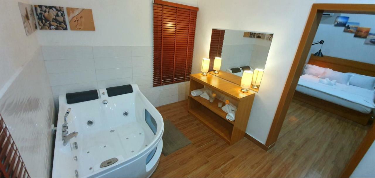 Taverna Lounge & Boutique Hotel Port Harcourt Exteriör bild
