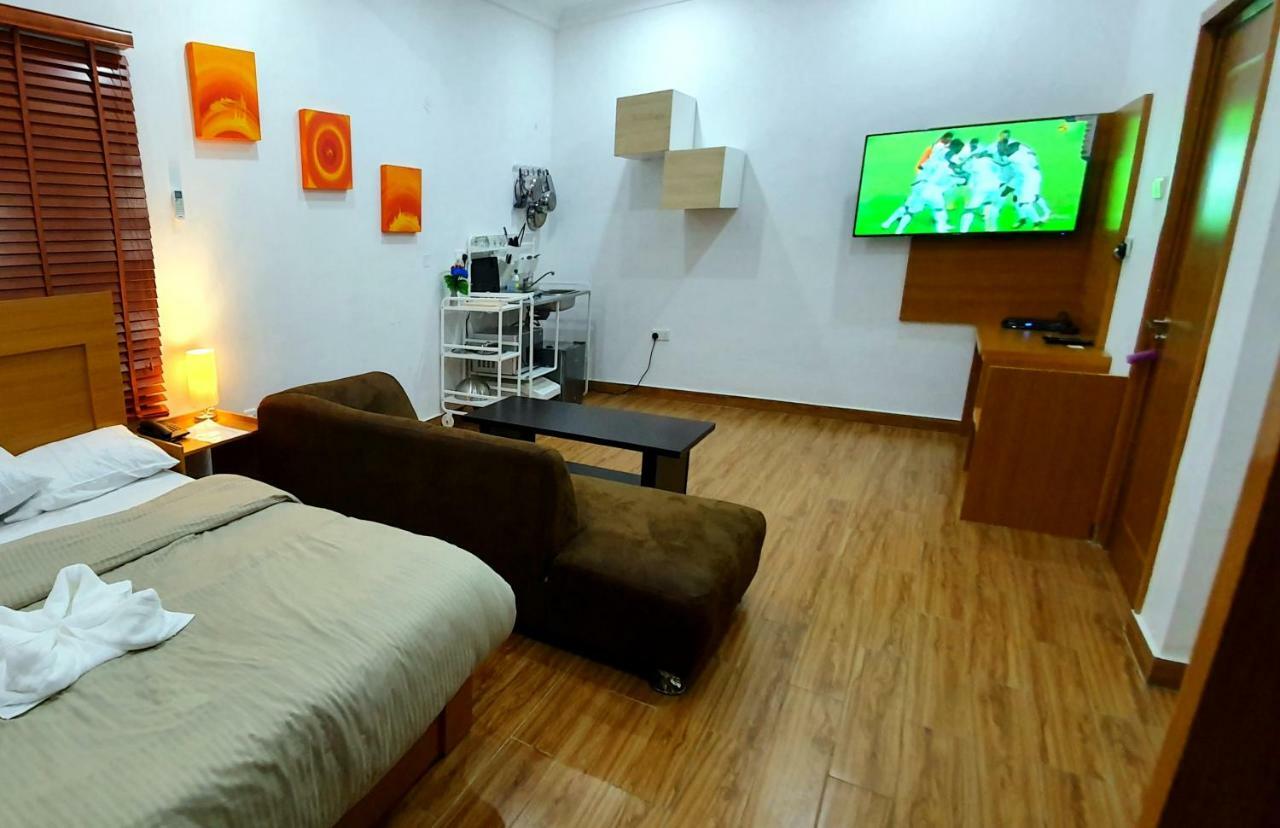 Taverna Lounge & Boutique Hotel Port Harcourt Exteriör bild