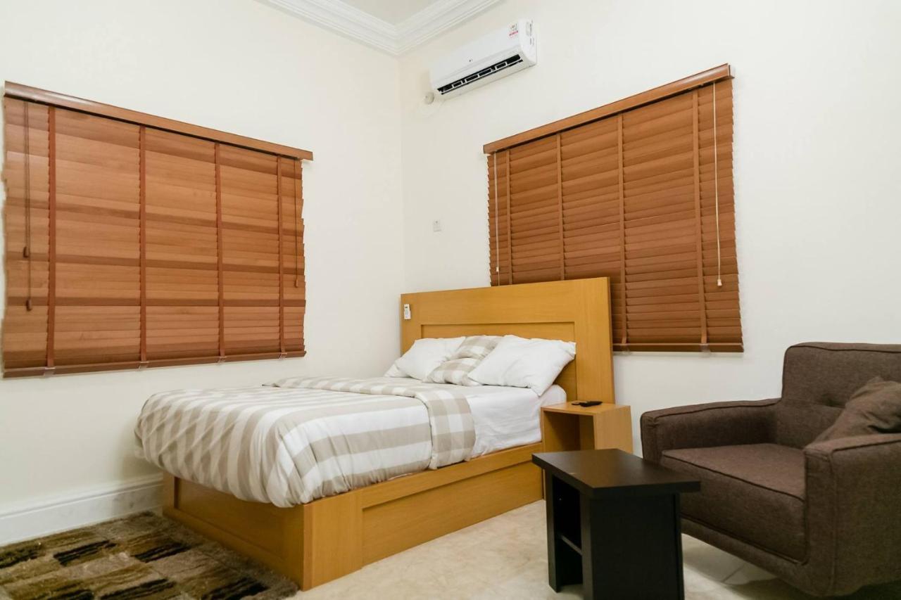 Taverna Lounge & Boutique Hotel Port Harcourt Exteriör bild